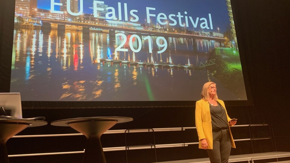 Katrine Riklund öppningstalar på konfrensen EU Falls i Umeå 1 oktober