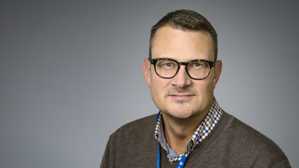Porträtt på Lars Mähler, utvecklingskonsult på Personalenheten vid Umeå universitet.