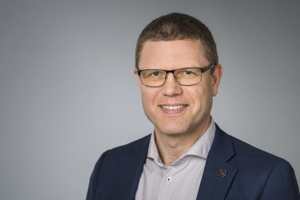 Porträtt på Lars Nordlander, Anknuten som Chef vid Personalenheten, Umeå universitet.